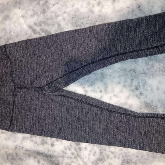 7 pairs of size 8 Lululemon leggings - Picture 2 of 7